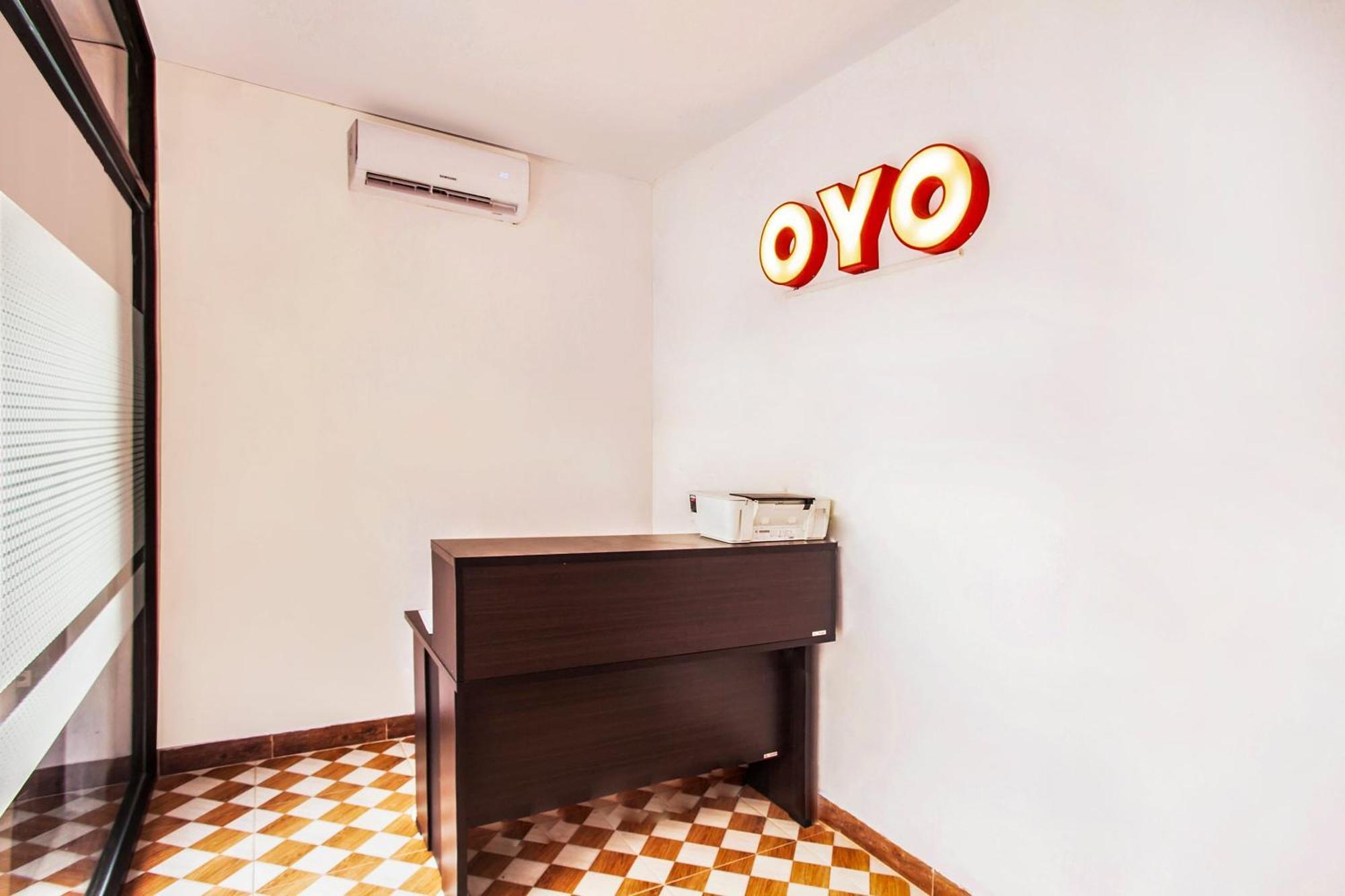 棉兰 Oyo2720苏托莫旅馆酒店 外观 照片