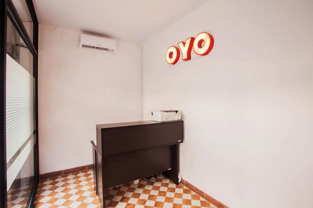 棉兰 Oyo2720苏托莫旅馆酒店 外观 照片